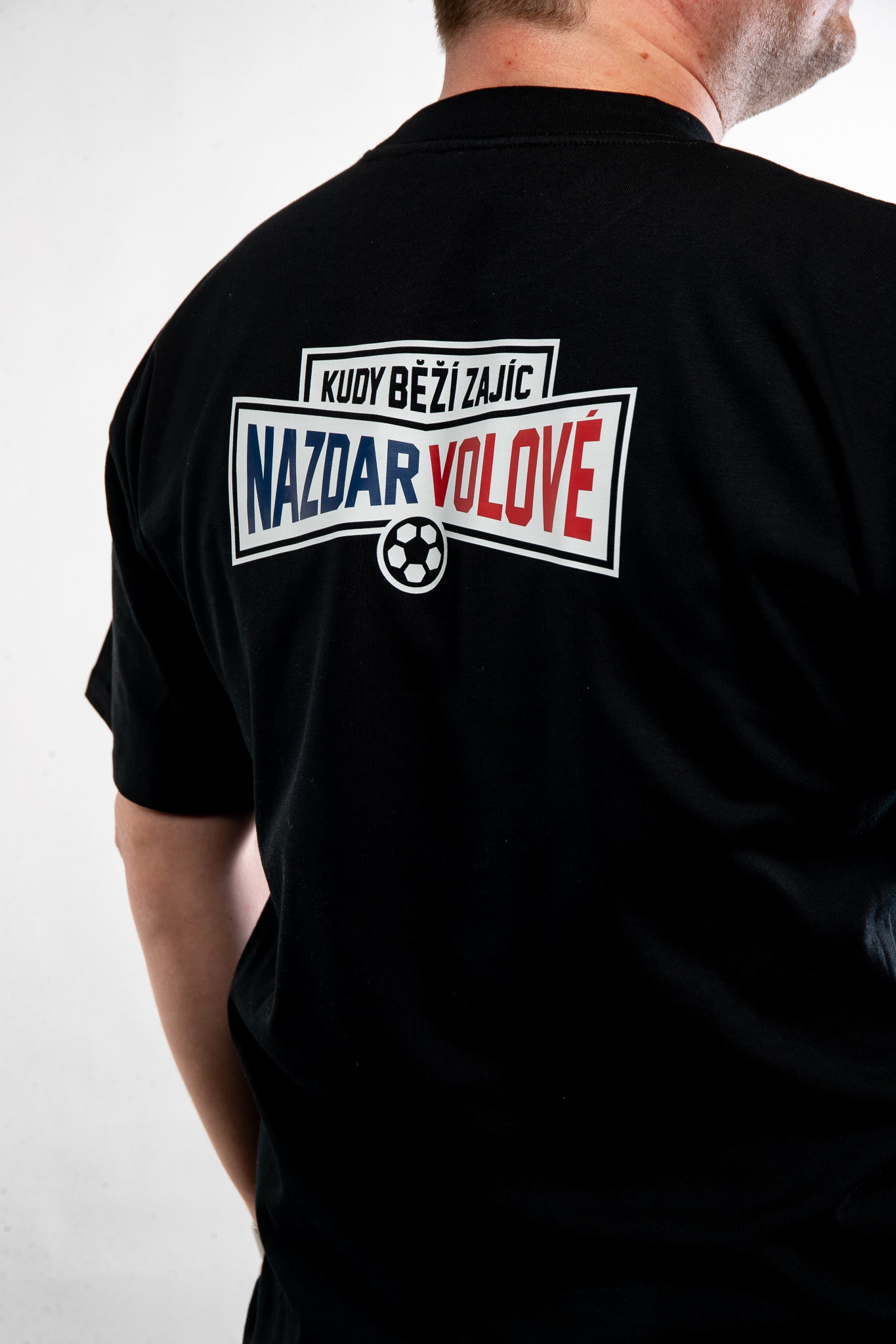 Tričko záda, NAZDAR VOLOVÉ, ČERNÉ